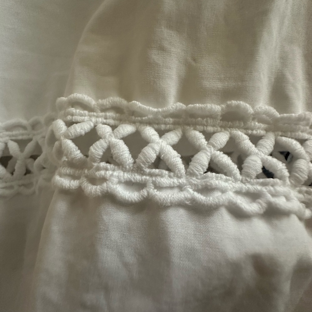 French Connection White Blouse with Scalloped Edges NWOT only washed never worn - Picture 5 of 9
